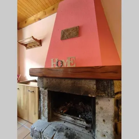 Hostel Albergue Las Escuelas Llánaves de la Reina